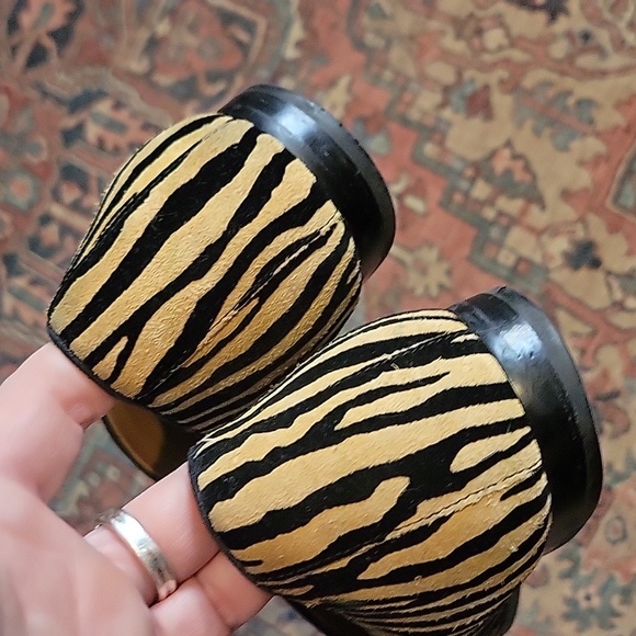 VIONIC - WOMENS NORTH WILLA TIGER SLIP ON FLAT - Picture 8 of 16